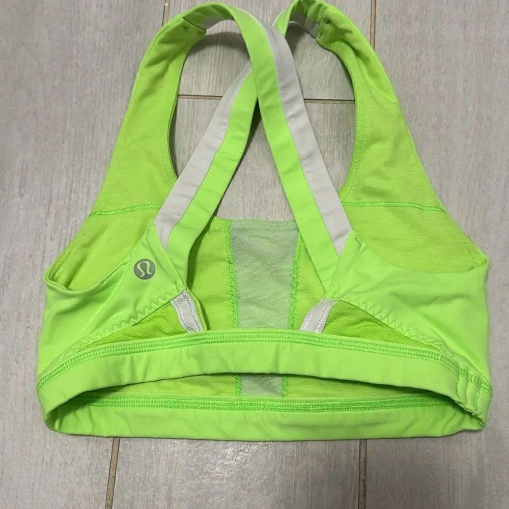 Lululemon green “stuff” bra 2 - Picture 2 of 3